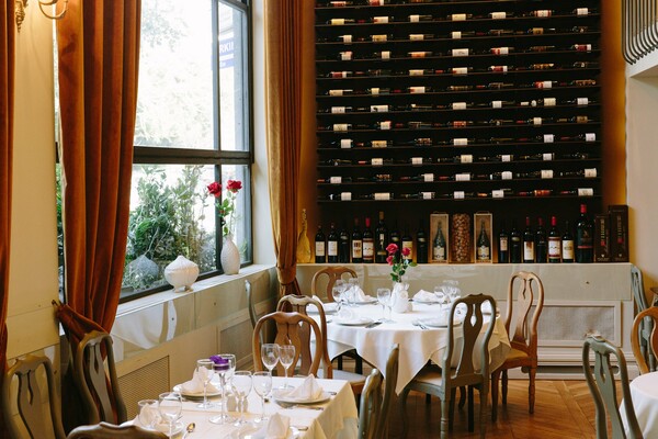 Σπύρος και Βασίλης: Αυτό είναι ένα από τα πιο παλιά restaurant γαλλικής κουζίνας στην Αθήνα