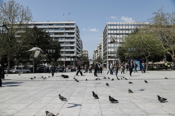 Η εκκένωση του κέντρου της Αθήνας - Δείτε φωτογραφίες από το σημείο