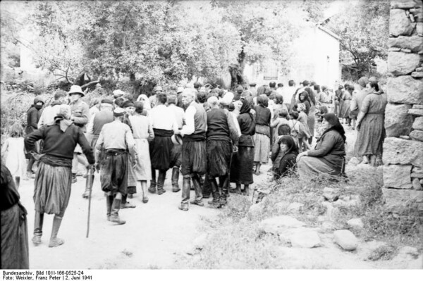 Ομαδική εκτέλεση ενός κρητικού χωριού από τους Γερμανούς (1941)