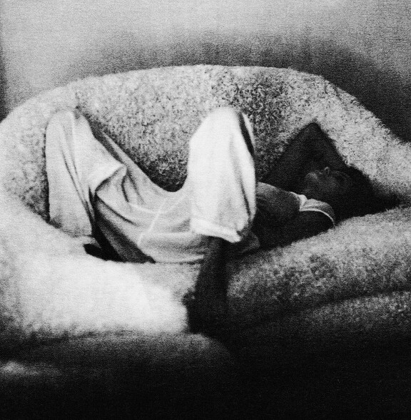 Ο Μπραντ Πιτ φωτογραφίζει την Αντζελίνα Τζολί