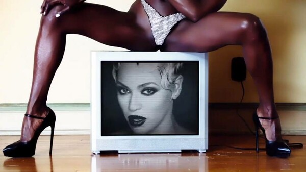 Η Beyonce κυκλοφόρησε το videoclip του τραγουδιού από το 50 Shades of Grey