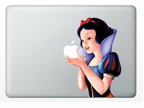 Η νέα διαφήμιση του Macbook Air είναι γεμάτη πολύχρωμα αυτοκόλλητα