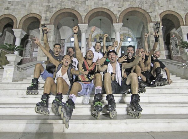 Γυρίζοντας την Αθήνα με rollerskates