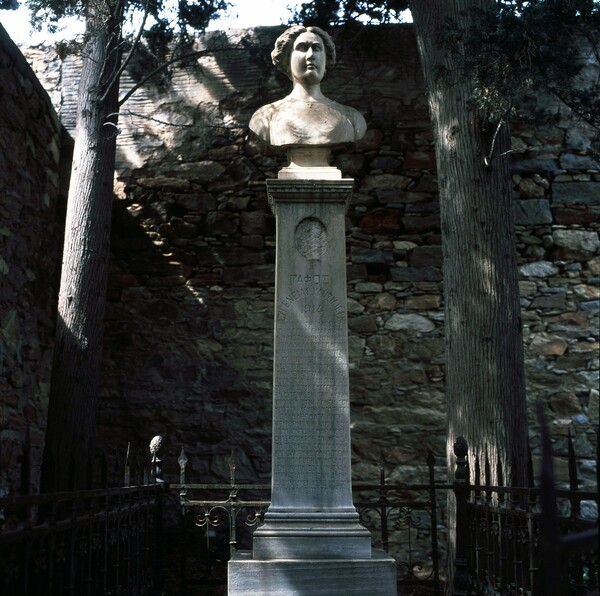 Το ιστορικό νεκροταφείο της Ερμούπολης.