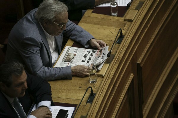 ΤΩΡΑ: 16 φωτογραφίες απ' τη συζήτηση για το δημοψήφισμα στη Βουλή