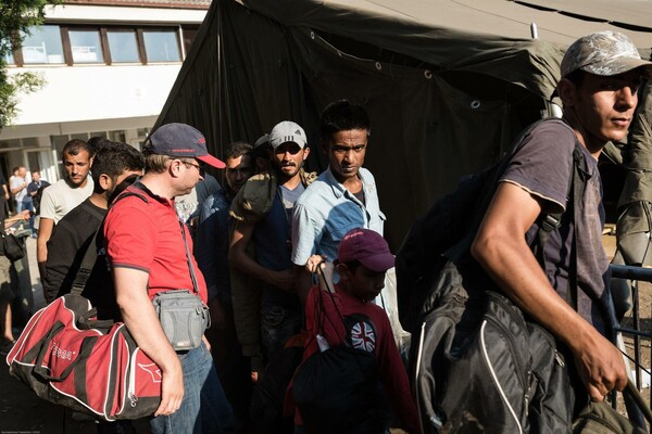 Η συνέχεια της οδύσσειας των προσφύγων και των μεταναστών, μέσα από 18 φωτογραφίες 