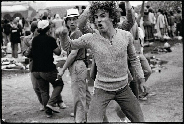 Ανέμελη νεότητα: οι οπαδοί των Ρόλινγκ Στόουνς σε μια συναυλία του 1978