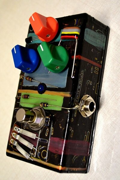 Πώς μπορείς να φτιάξεις ένα Fuzz pedal;