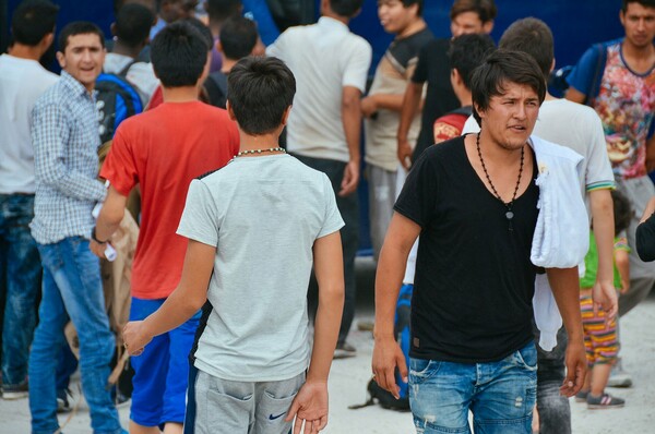 Ένα φωτογραφικό αφιέρωμα για τους πρόσφυγες που περνάνε απο τα Τουρκικά παράλια στη Μυτιλήνη
