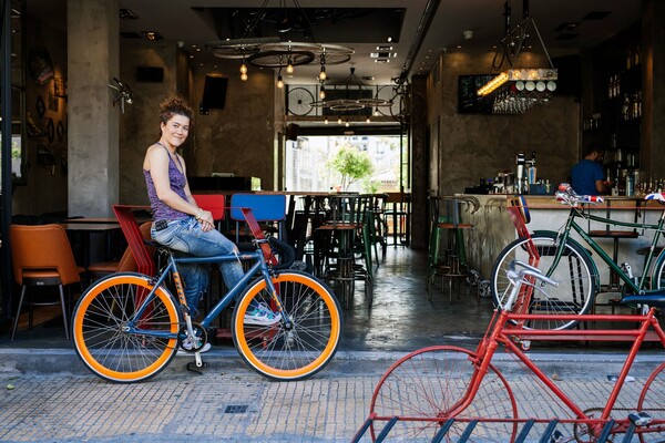 Ποδηλατότσαρκα στα bike cafés της Αθήνας