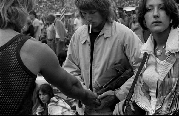Ανέμελη νεότητα: οι οπαδοί των Ρόλινγκ Στόουνς σε μια συναυλία του 1978