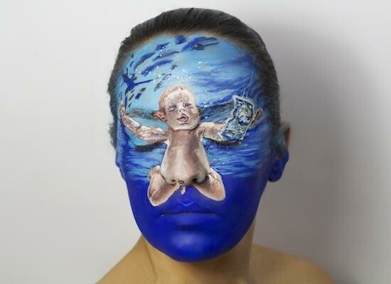 H Natalie Sharp ζωγραφίζει διάσημα εξώφυλλα δίσκων στο πρόσωπο της
