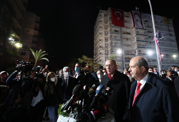 Προκλήσεις Ερντογάν από το «πικ νικ» στα Βαρώσια: Τα μόνα θύματα είναι οι Τουρκοκύπριοι