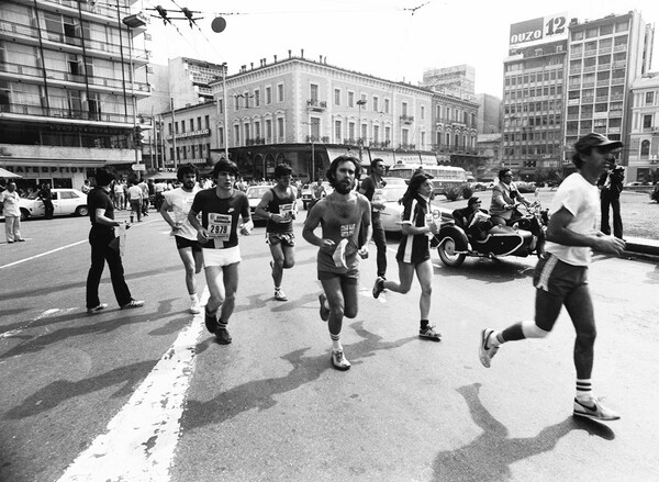 Ο Γύρος της Αθήνας το 1982. Από τον Σπύρο Στάβερη