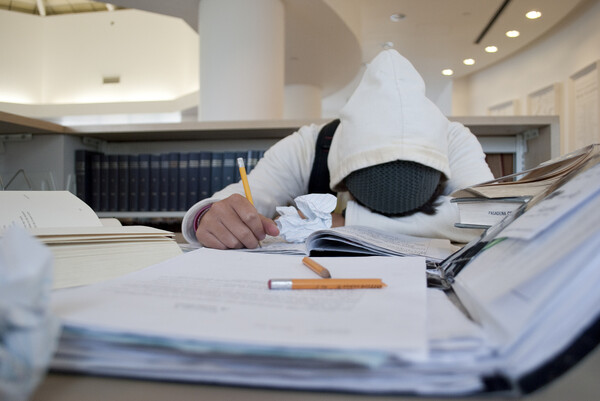 Πώς να αντιμετωπίσουμε το άγχος των Πανελληνίων Εξετάσεων