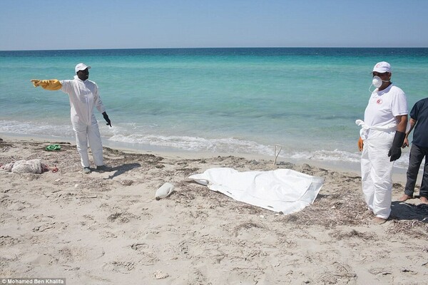 Πτώματα και σκελετοί μεταναστών ξεβράζονται στις παραλίες της Λιβύης