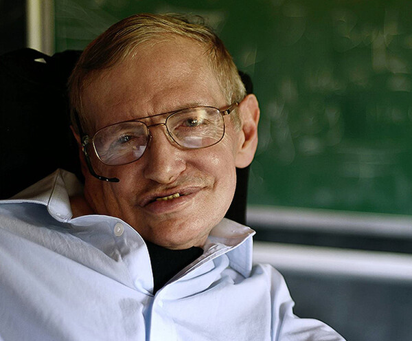 O Steven Hawking απέκτησε προφίλ στο Facebook