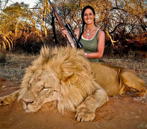 Το ίντερνετ εκδικείται τον κυνηγό που σκότωσε τον Cecil, το διάσημο λιοντάρι της Ζιμπάμπουε