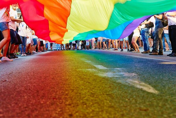 ΣΦΥΓΜΟΜΕΤΡΗΣΗ: Athens Pride 2016, Γυναίκα δεν γεννιέσαι, γίνεσαι - Μία σφυγμομέτρηση για τα φύλα