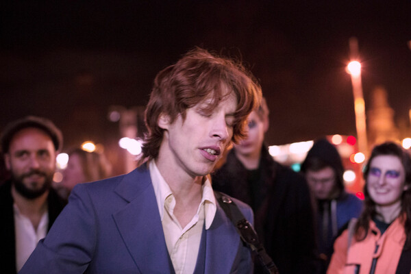 Ήμασταν εκεί: Στο ολονύχτιο πάρτι του Brixton που διοργανώθηκε για τον David Bowie