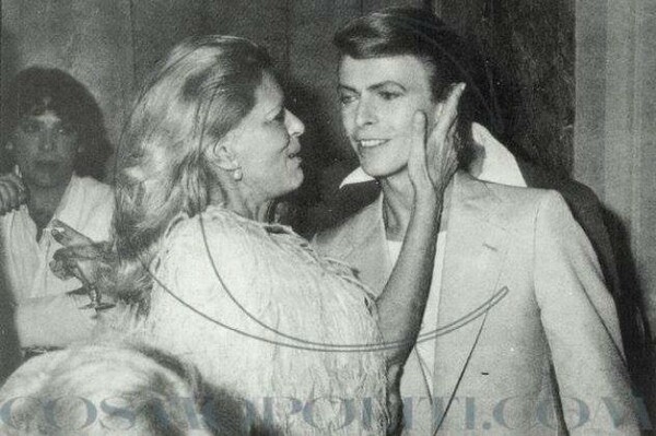 Ένα σπάνιο στιγμιότυπο από τη συνάντηση της Μελίνας Μερκούρη και του David Bowie