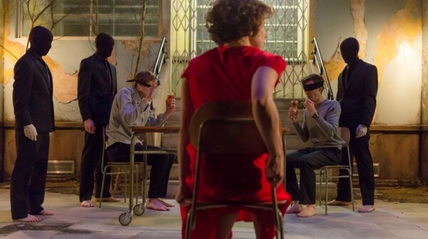 Θεατές λιποθυμούν σε παράσταση έργου της Σάρα Κέην ύστερα από ρεαλιστικές σκηνές βιασμών και βασανιστηρίων