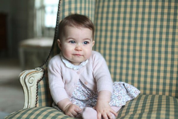 Η Κέιτ Μίντλετον φωτογράφισε την έξι μηνών πριγκίπισσα Σάρλοτ