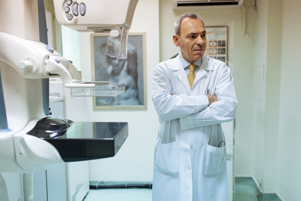 Στο νοσοκομείο Αλεξάνδρα ιατροί και τεχνολογία κάνουν το παν για την πρόληψη του καρκίνου