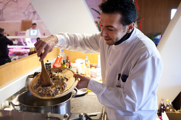 Γιορτές με παραδοσιακή κρεατόσουπα στην κεντρική κρεαταγορά του Ρέντη