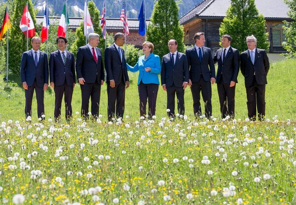 Μόνο η Μέρκελ έμεινε! Το 2016 υπήρξε αλύπητο για μερικούς παγκόσμιους ηγέτες και αυτή η φωτογραφία το αποδεικνύει περίτρανα
