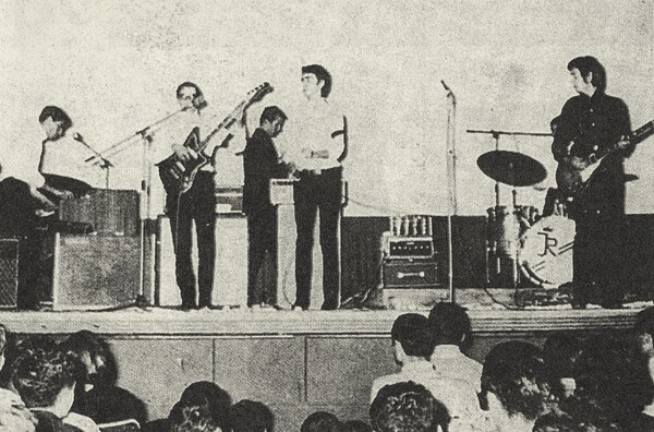 Ο Eric Clapton με τους Juniors, μεταξύ Κυψέλης και Τερψιθέας, κι ένα αυτοκινητικό δυστύχημα που συντάραξε την Αθήνα πριν 51 χρόνια ακριβώς