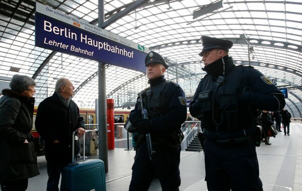 Το Βερολίνο προετοιμάζεται για πιθανή αύξηση των επιθέσεων του Ισλαμικού Κράτους στην Ευρώπη