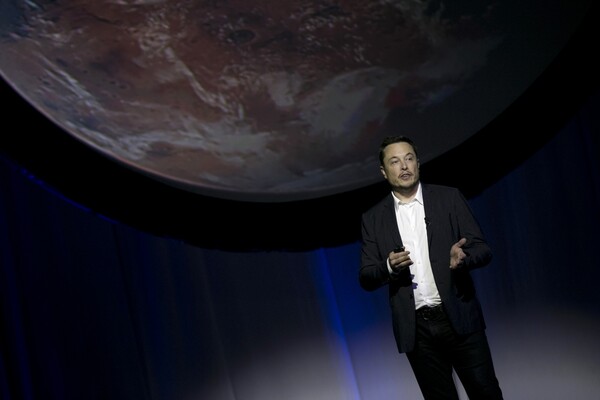 Ο δισεκατομμυριούχος Έλον Μασκ ζητά ανθρώπους έτοιμους να πεθάνουν στον Άρη ως οι πρώτοι άποικοι του Κόκκινου Πλανήτη