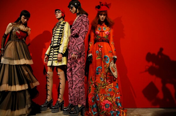 Ο ροζ, ντίσκο κόσμος του Gucci στην Εβδομάδα Μόδας του Μιλάνο