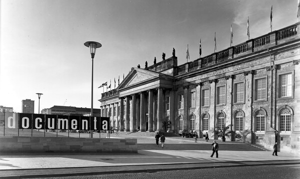 Trivia για την documenta από το 1 έως το 14