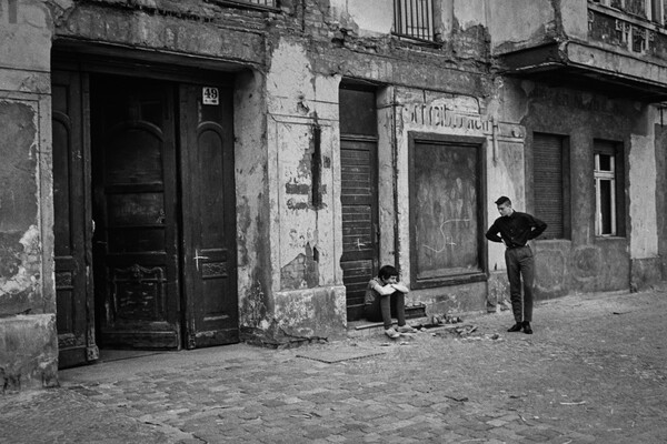 Ο Κωνσταντίνος Πίττας αιχμαλώτισε φωτογραφικά την Ευρώπη στο τέλος της δεκαετίας του 80.