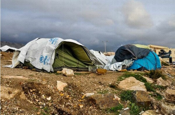 Ενορίες στη Χίο αρνήθηκαν να φιλοξενήσουν πρόσφυγες που είναι εκτεθειμμένοι στην κακοκαιρία