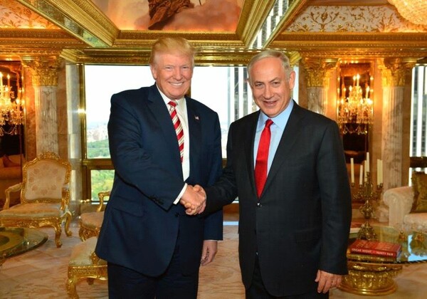 Ο Τραμπ υποδέχτηκε τον Νετανιάχου στον ουρανοξύστη του και αναγνώρισε την Ιερουσαλήμ ως αιώνια πρωτεύουσα του εβραϊκού λαού