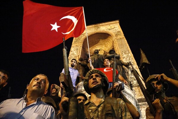 Η νύχτα που άλλαξε τα πάντα στην Τουρκία