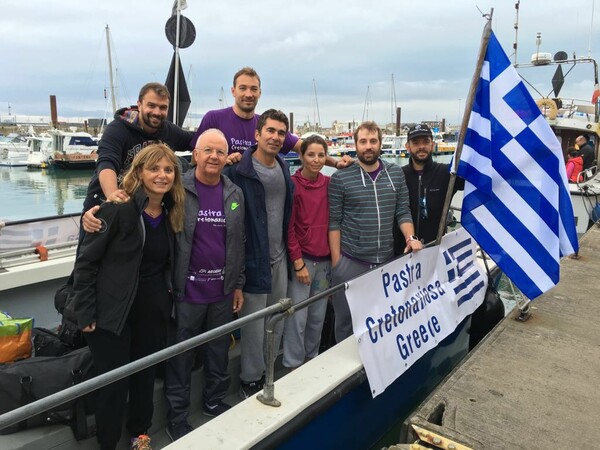 Μια ελληνική ομάδα διέσχισε για πρώτη φορά τη Μάγχη και το έκανε για καλό σκοπό