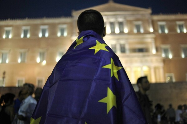 Handelsblatt: Τα 5 πιθανά πακέτα του ESM για την ελάφρυνση του ελληνικού χρέους