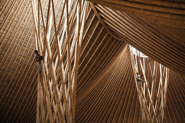 10 ξύλινα αρχιτεκτονικά αριστουργήματα - από αγροτόσπιτα στη Ρωσία ως πύργους του Ρέντσο Πιάνο