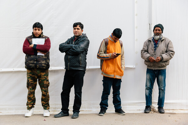Εκεί που οι πρόσφυγες κι οι μετανάστες ζητούν απεγνωσμένα άσυλο