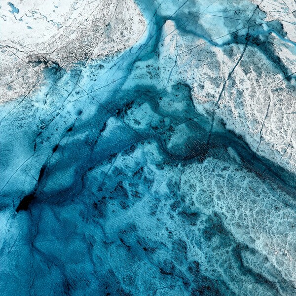 Η γαλάζια απειλή του πλανήτη: Κάτι ανησυχητικό συμβαίνει όταν ο παρθένος, λευκός πάγος αρχίζει να δείχνει μπλε