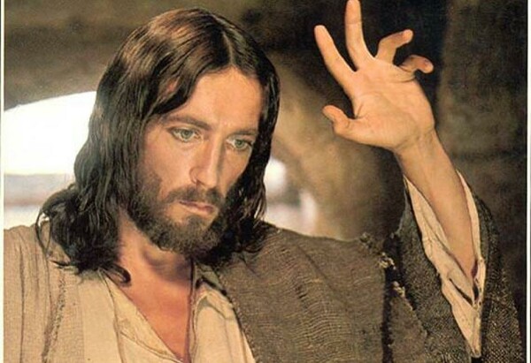 Το σκηνοθετικό τρικ με τα μάτια του «Ιησού από τη Ναζαρέτ»