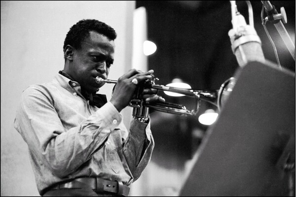 Ο Miles Davis έκανε για τη σύγχρονη μουσική περισσότερα από όσα φαντάζεσαι