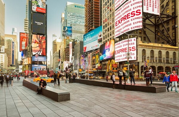 H Times Square αλλάζει «πρόσωπο» - Ολοκληρώθηκε η ανάπλαση της πιο διάσημης πλατείας της Νέας Υόρκης