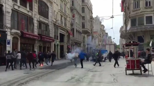 Επεισόδια στην Κωνσταντινούπολη - Τραυματίστηκαν πέντε οπαδοί του Ολυμπιακού - ΒΙΝΤΕΟ