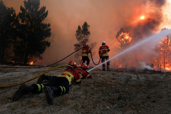 Πορτογαλία: Νέες δασικές πυρκαγιές πλήττουν τη χώρα- Επί ποδός 2.800 πυροσβέστες