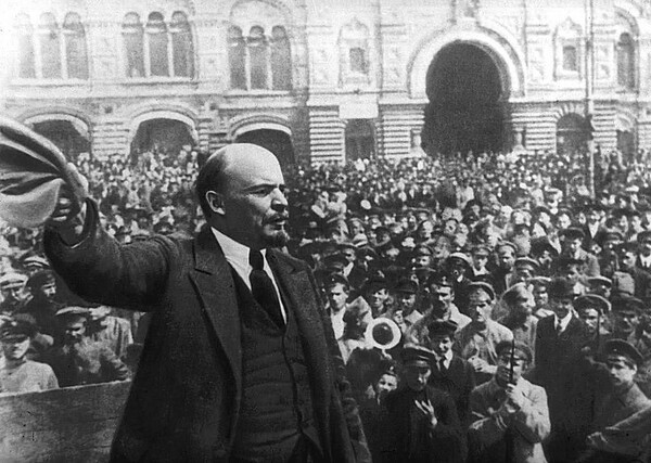 Ήταν η Οκτωβριανή Επανάσταση η μεγάλη ελπίδα των απανταχού καταφρονεμένων ή εξαρχής μια μεγάλη χίμαιρα;